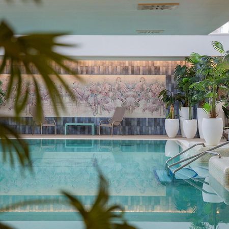 Hotel Atlantis Wellness & Conference Hajdúszoboszló Buitenkant foto