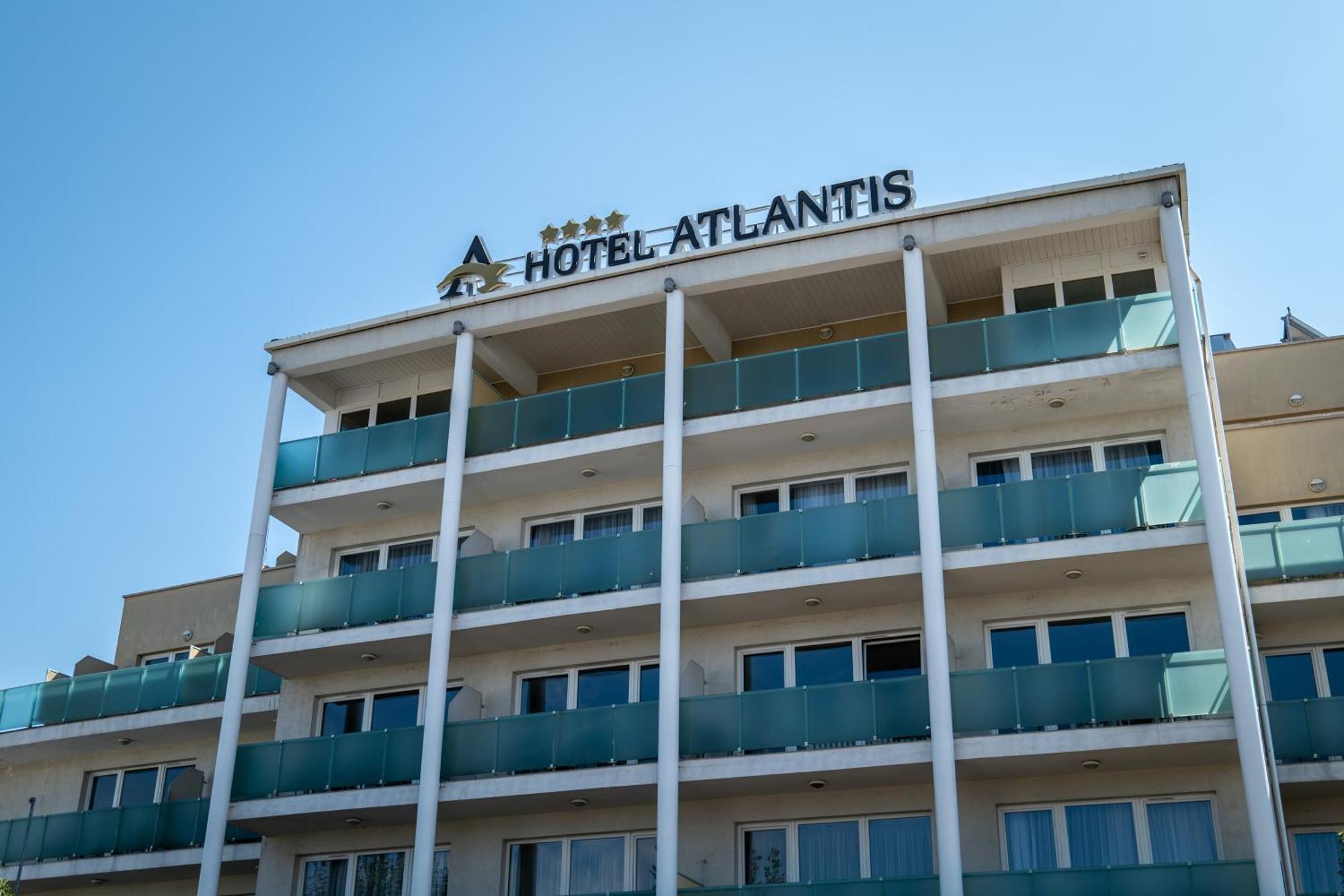 Hotel Atlantis Wellness & Conference Hajdúszoboszló Buitenkant foto
